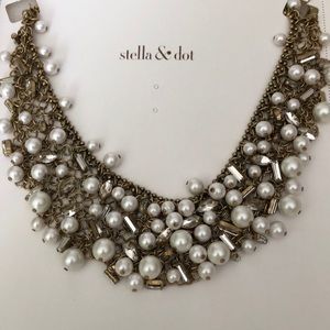 Stella & Dot Eve Bib Necklace